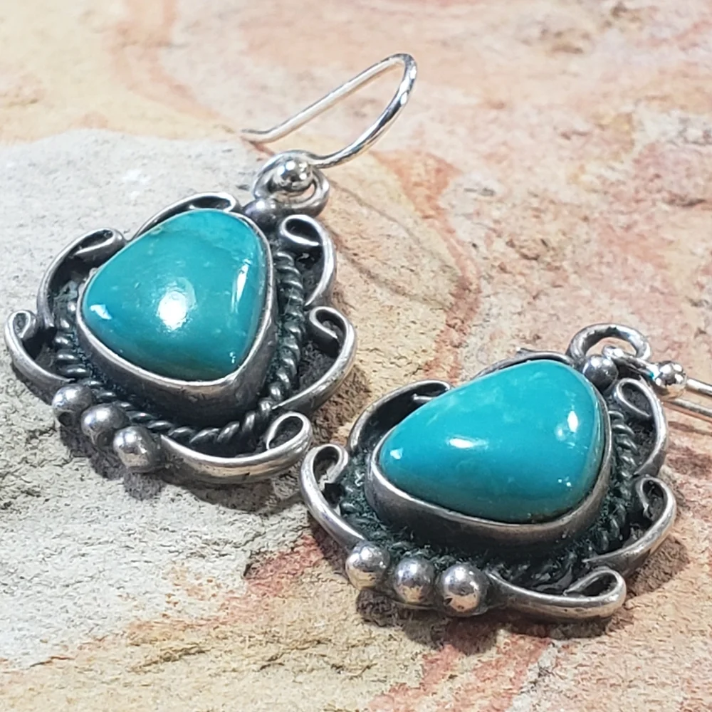 Richard Begay Turquoise Earrings. - Picture 6 of 7